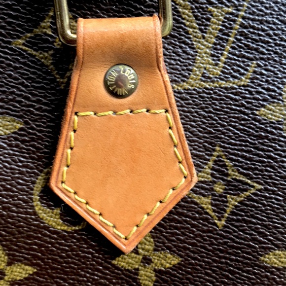 Louis Vuitton Alma in monogram canvas - Picture 14 of 15
